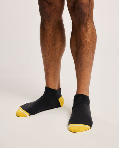 Sustainable running socks designed in the UK. Socks made from recycled plastic bottles