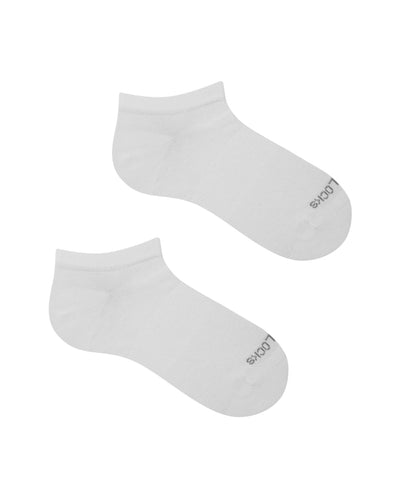 Sustainable plain white trainer socks for running