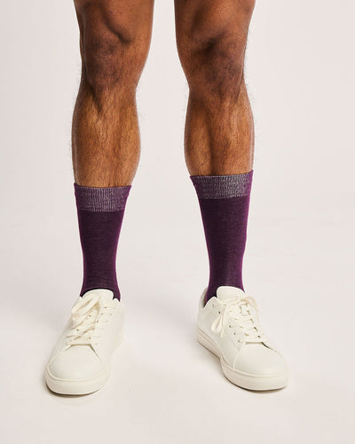 Sustainable everyday socks. Seamless dark purple socks