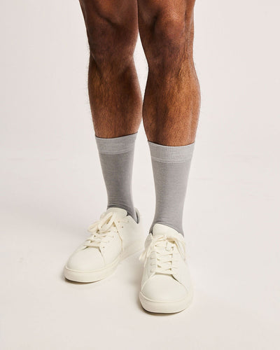 Seamless toe grey crew socks. Sustainable everyday socks