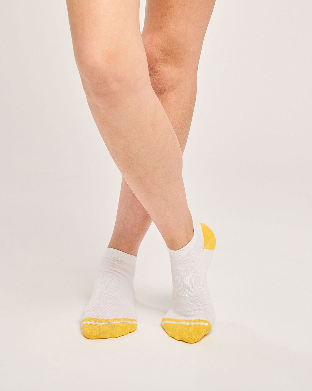 Ecofriendly white trainer running socks. Unisex socks for running