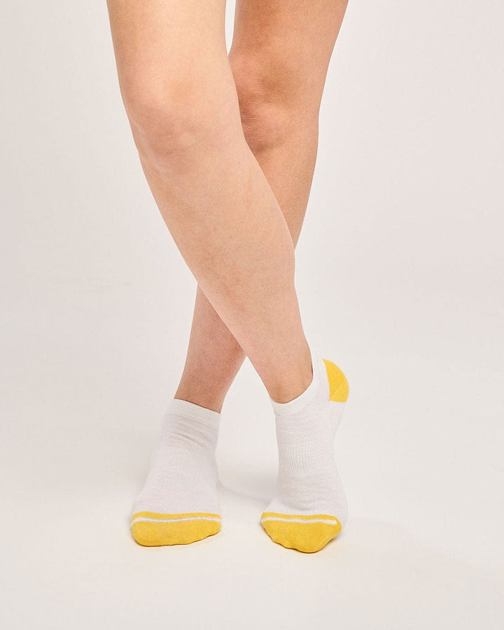 Ecofriendly white trainer running socks. Unisex socks for running