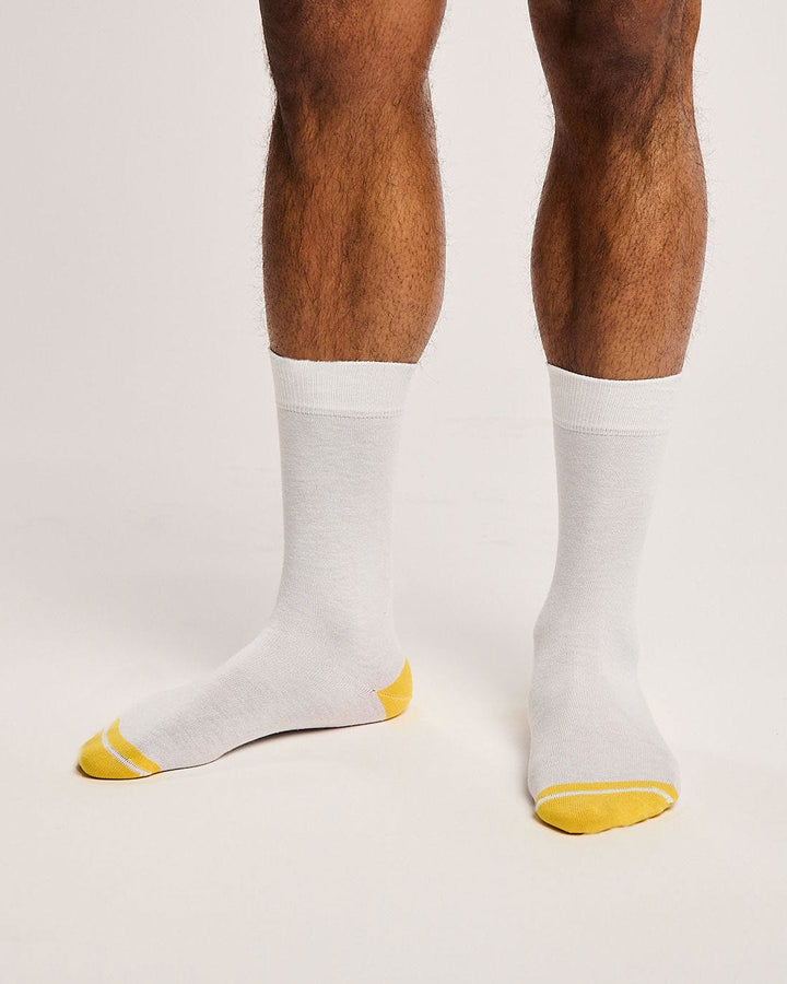 Sustainable white socks. Classic white socks with seamless toes