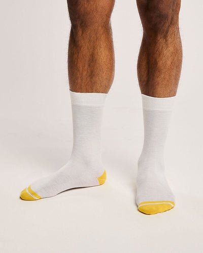 Sustainable white socks. Classic white socks with seamless toes