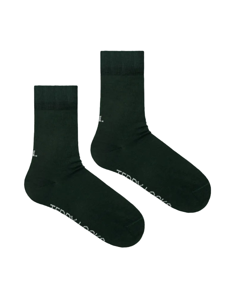 Evergreen everyday crew socks. Seamless toe socks made from recycled plastic bottles