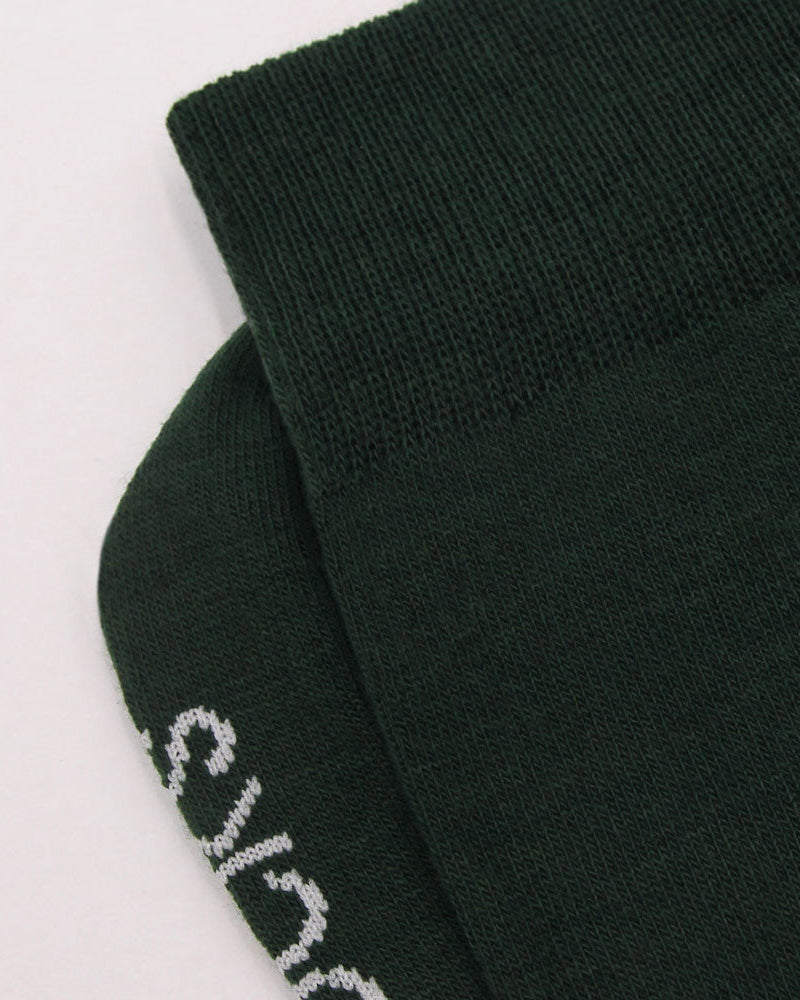 Seamless toe everyday socks. Green crew socks.