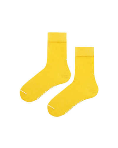 Sustainable yellow everyday crew socks. Eco-friendly yellow mens socks