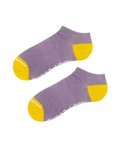 Sustainable sports socks. Ecofriendly lilac low socks for men and women.